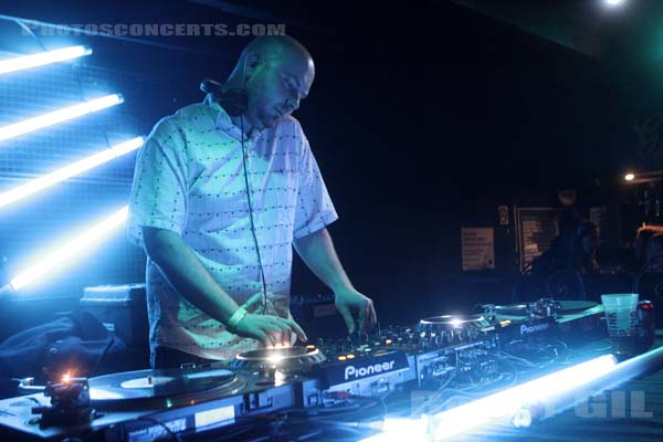 DJ HUGO MENDEZ - 2014-04-18 - PARIS - Point Ephemere
